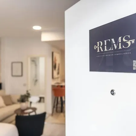 Chic Intimate Studio In The Heart Of Malaga By Rems Buitenkant foto