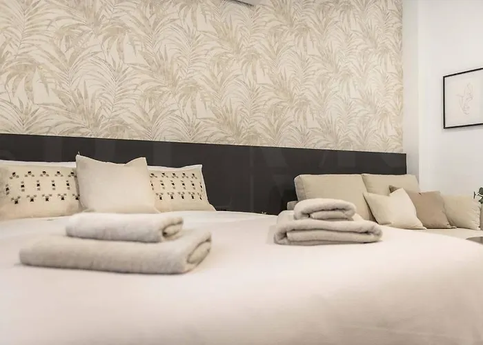 Chic Intimate Studio In The Heart Of Malaga By Rems